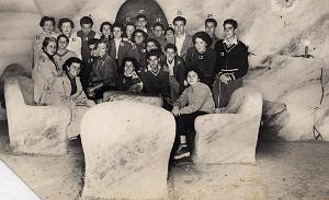 COLO CHAMONIX 1954 LIGUE DE L ENSEIGNEMENT PUBLIC AVEC M. BIDORF